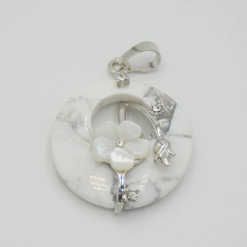 Round Hollow Natural Howlite Blue Sand Pink Crystal Stone Pendants White peach blossom Charm Tulip Metal Flower Necklace Pendant