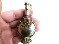 Tibet Silver Inlay Coral Chinese Handwork Old Carving Snuff Bottle