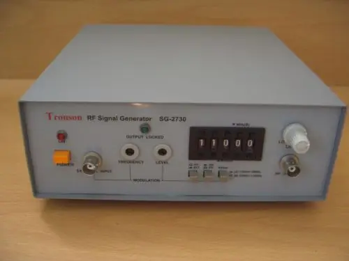 TSG-2730/SG-2730-LS/SG-2730-V AM/FM PLL GESYNTHESIZE SIGNAALGENERATOR 130 KHz-110 MHz/130 KHz-30 MHz 70 MHz-110 MHz