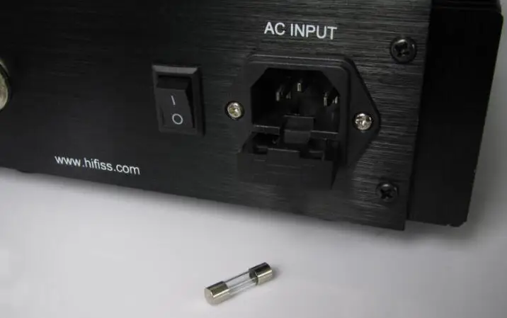 Teradak DC-100 w high performance linear power supply (12 v,5 v 6.35 A)