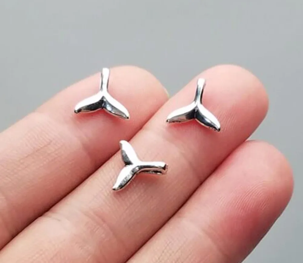100 sztuk/partia-10x10mm ogon wieloryba wisiorki antyczne posrebrzane Mini życie morskie Charms materiały dla majsterkowiczów akcesoria do wyrobu biżuterii