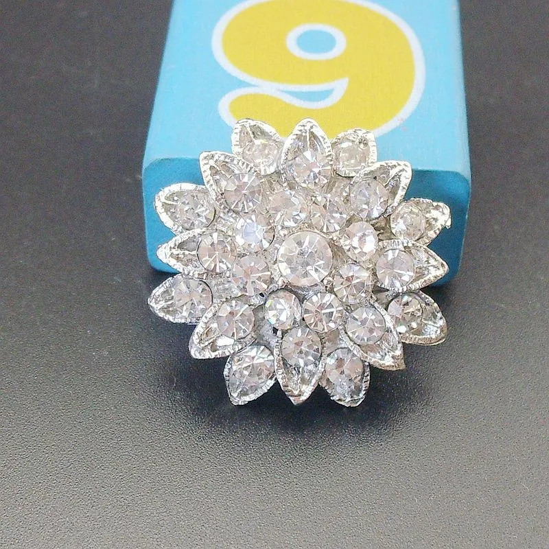 Spille a forma di fiore da donna Spilla con bouquet di strass di