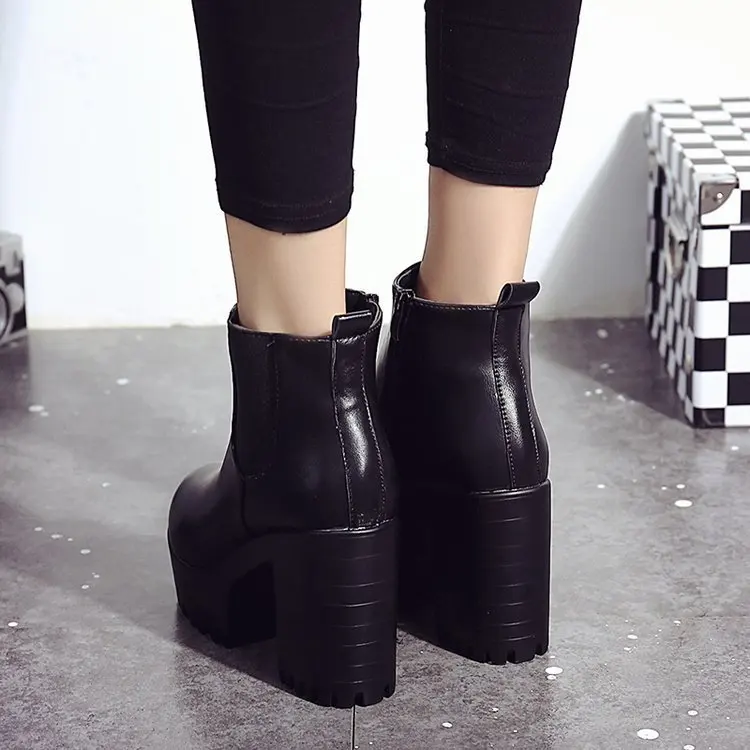 2023 new Female Leather Women Boots Thick Heels Ankle Boots For Women Round Toe Winter Shoes Women Flat Platform Boots