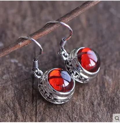 

925 silver earrings retro palace Thai silver handmade, hollow garnet female earrings