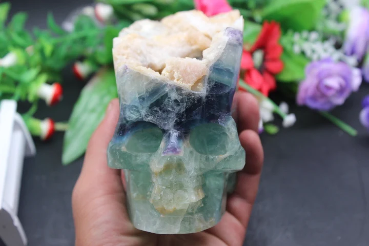 

1421 grams of natural quartz crystal fluorite skull to heal A6