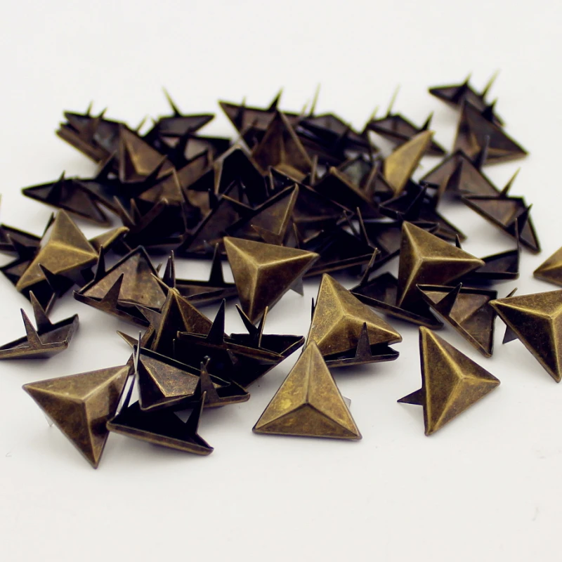 100pcs 2 Sizes Claws Triangle Rivets Leather Craft 4 Colors Punk Spikes For Clothes DIY Accessory Decorative Tire Studs
