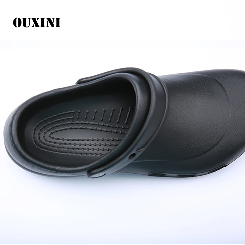 Male Chef Sandals Shoes for Kitchen Workers Super Anti-skid Shoes Black Cook Shoes Safety Clogs Oil-proof Waterproof