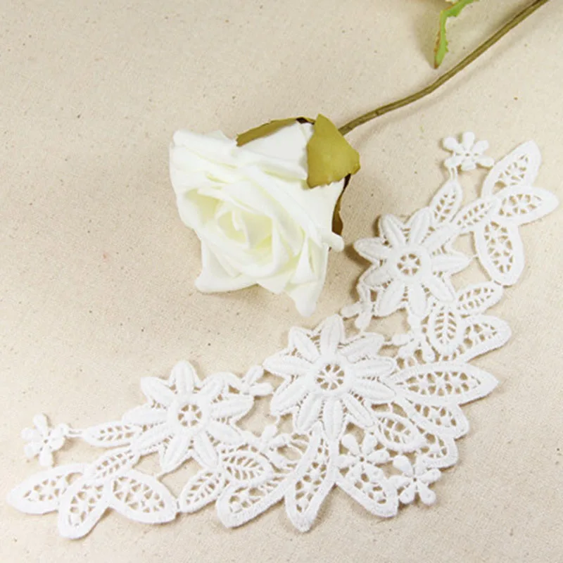 1Piece Lovely Flower Motif Cotton White Embroidered Lace Collar False Neckline DIY Craft Garment Accessories 23.5X(11cm+/-5mm)