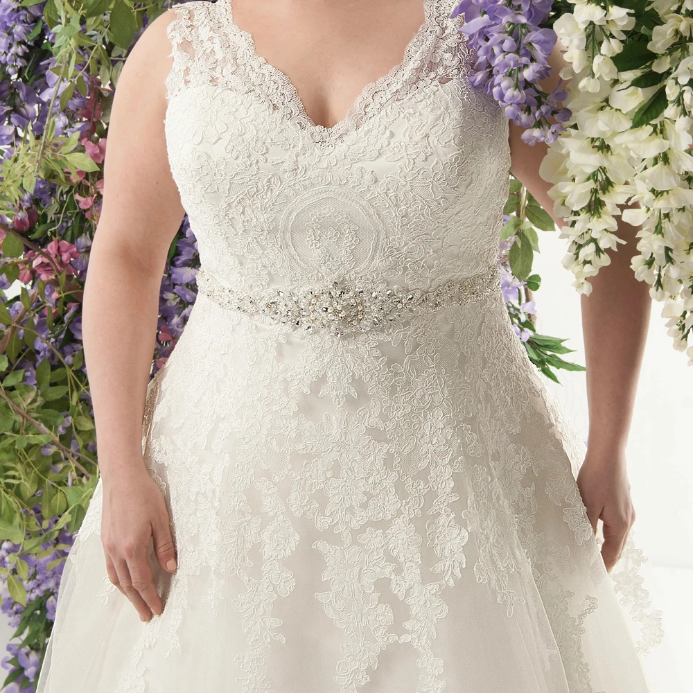 Eleganckie suknie ślubne z dekoltem w szpic Plus Size Vestidos de Noivas A-line Tulle Dostosowane suknie ślubne z aplikacjami z paskiem