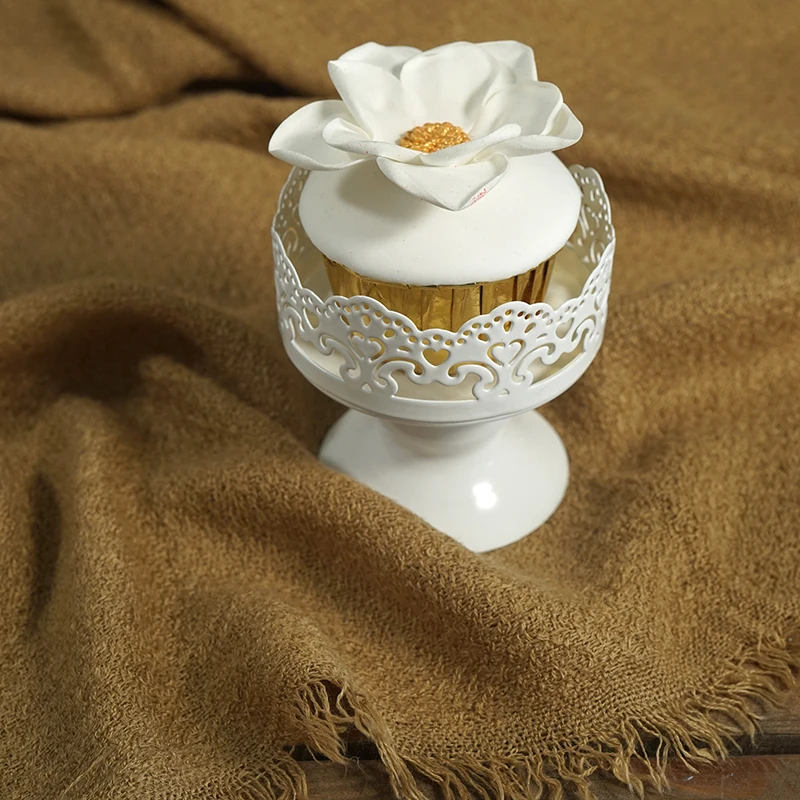 Lace Edge Mini Cupcake Stand 8.5*9cm White Metal Single One Candle Holder Table Decor Candy Bar Party Supplier