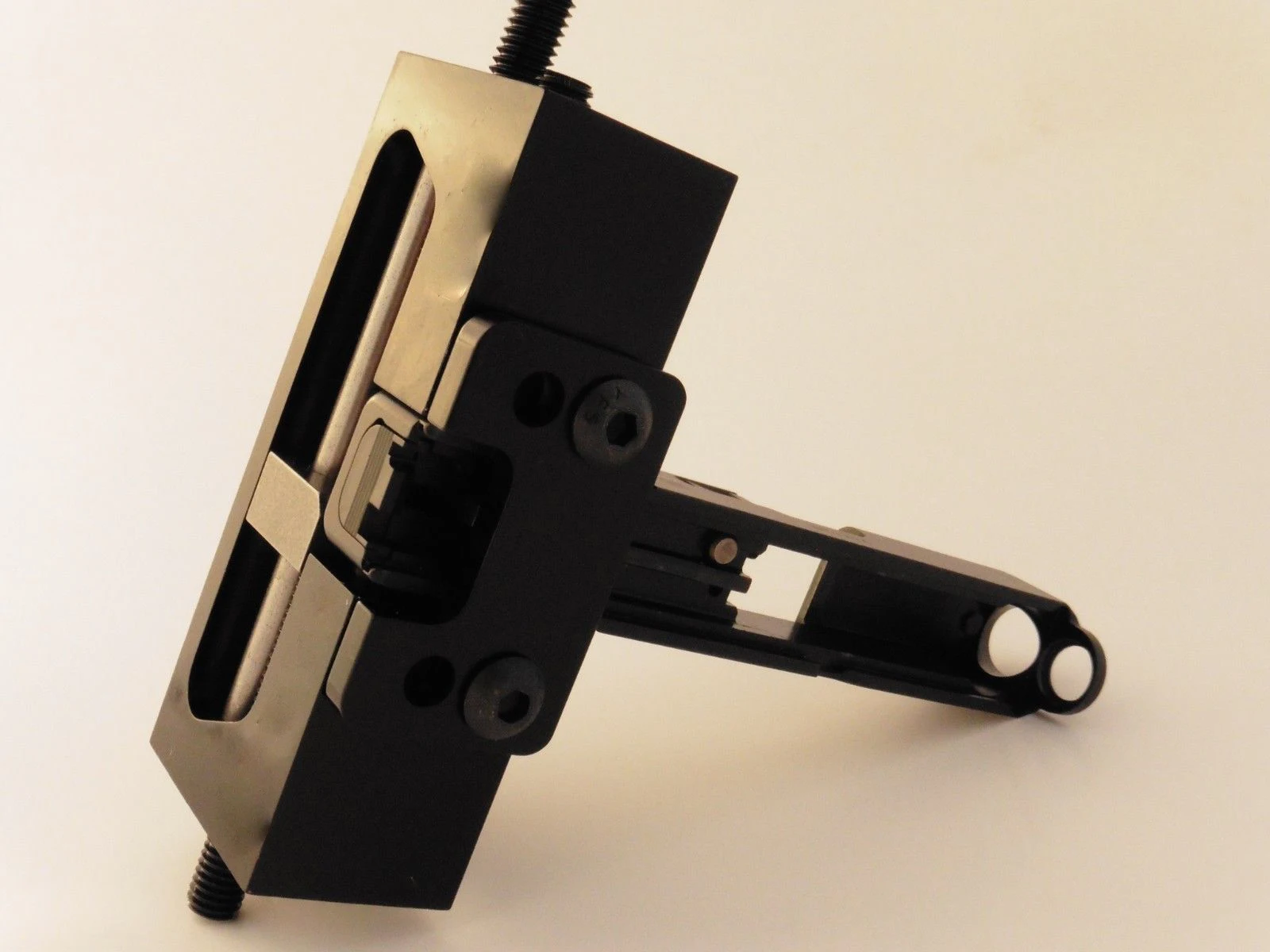 Outil de réglage hausse pistolet Magorui universel - close-up view