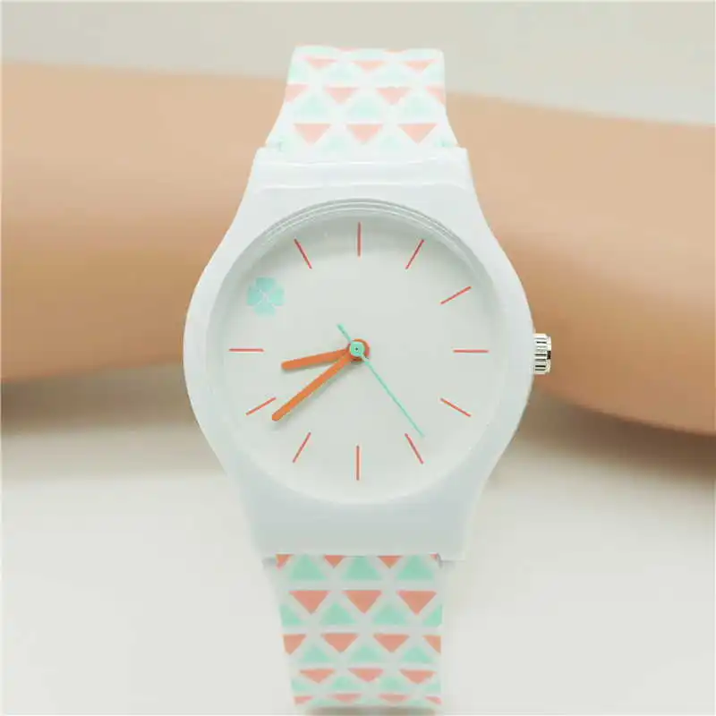 Casual Fashion Silicone strap High Quality Classic Crystal Watch Cartoon Novelty Student/women Watch