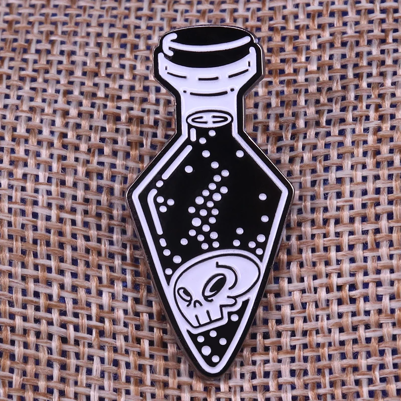 Death potion enamel pin black horror skull brooch poison spell badge Halloween gift shirts backpack witchcraft accessory