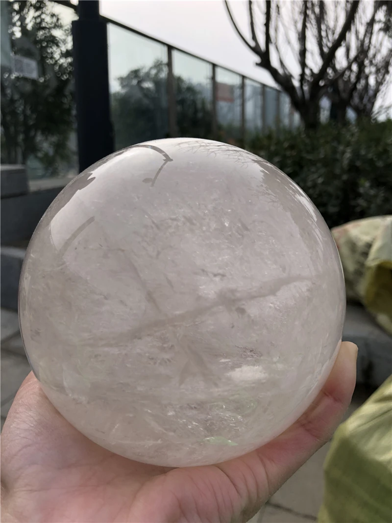 LARGE NATURAL CLEAR QUARTZCRYSTAL SPHERE 9-10CM HUGE CRYSTAL BALL FOR FENGSHUI CRYSTAL CLEAR AWAY NEGATIVE ENERGY