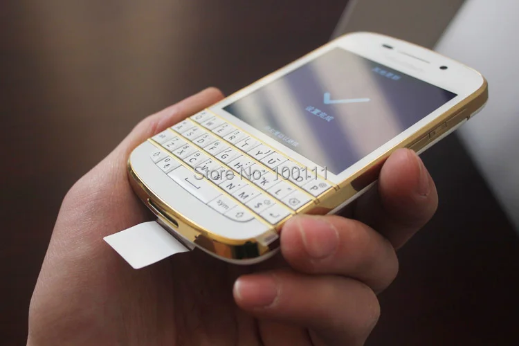 Q10  Original BlackBerry Q10 4G Phones 3.1'' Dual core,Qwerty,Built-in 16GBROM,8MP  fast shipping