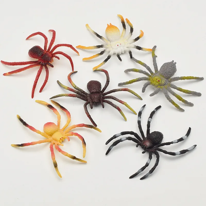 10 stücke PVC Künstliche Simulation Kunststoff Bugs Gefälschte Spinnen für Halloween Party Favors Dekoration Spielzeug Spiel party kleid up requisiten