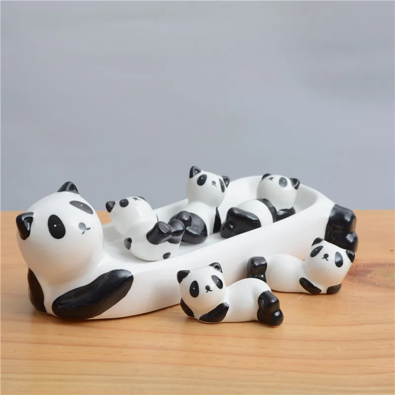 

Ceramic Tray Chopstick Holder Shelf Sushi Cutlery Rack Chopstick Rest Stand Panda Shape Tableware Tray Cartoon Table Decoration