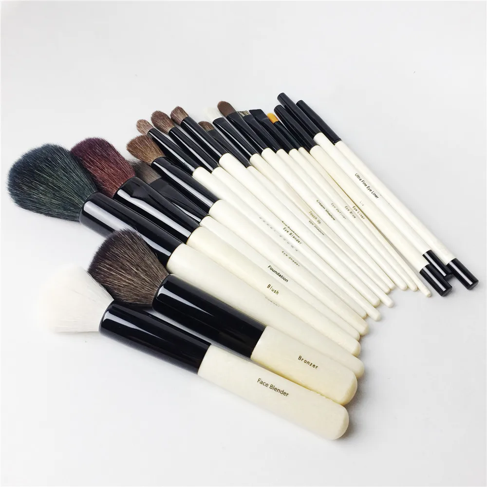 BB-SERIES 18-Brushes The Complete Brush set - Quality Wooden Handle Brush kit - Beauty Makeup Brushes Blender Tool