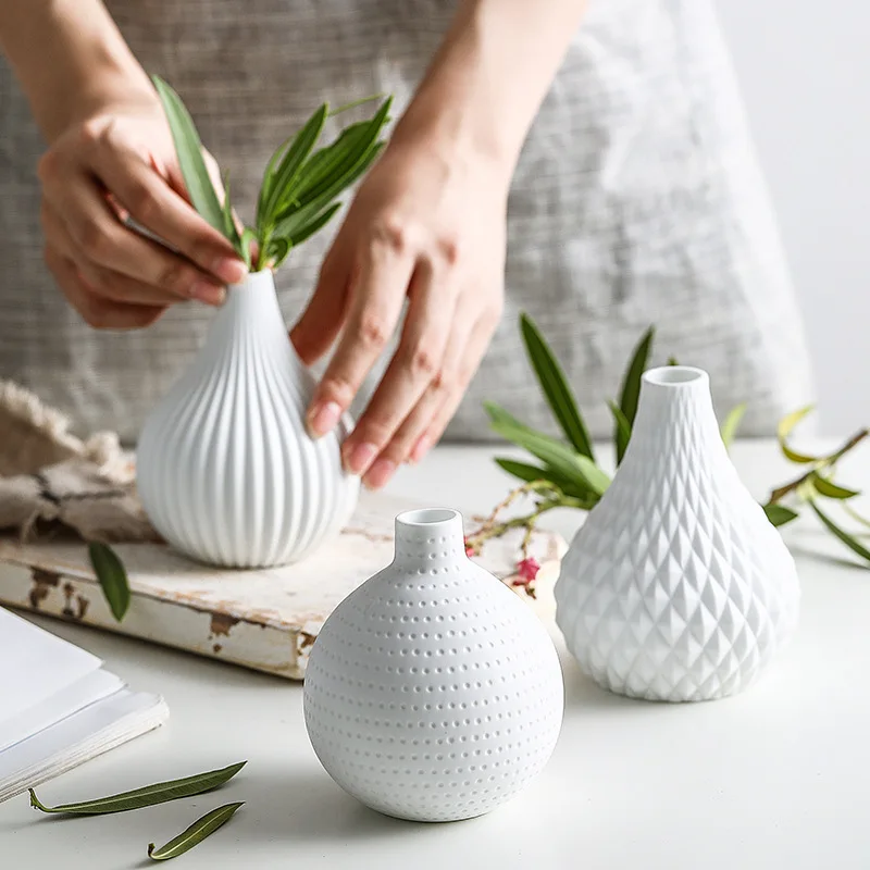 4.5 Inch White Ceramic Flower Vase Geometric Matt Vase Drop-shape Plants Hydroponic Container Home Garden Decoration Centerpiece