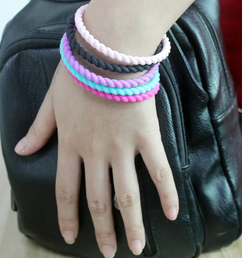 5 Colors Black Pink Purple Blue Braid Twist Silicone Bracelets Wristband Unisex Bangles Bands Rubber Woman Man Bracelet 19cm