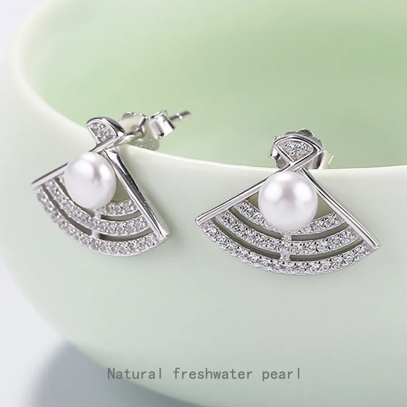 Heart yue winter new perfect natural pearls s925 pure silver earrings Fan fan in Europe and the earrings