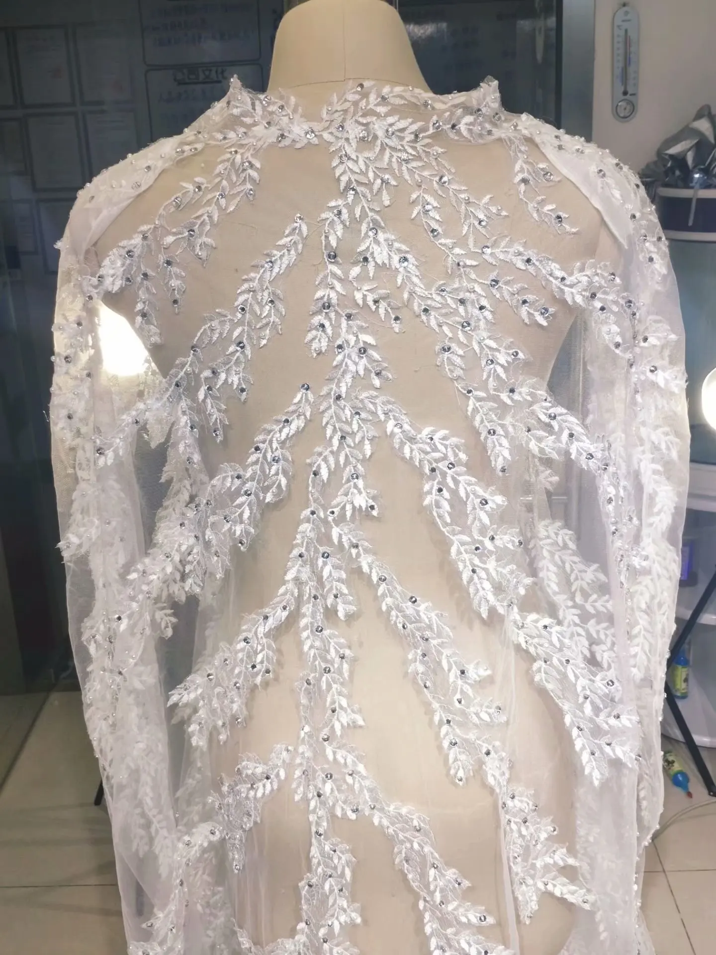 Immagini reali veli da sposa 3 metri lunghezza cattedrale veli da sposa di lusso bordo Applique in pizzo bianco avorio con pettini