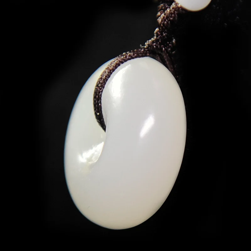 wholesale natural white stone Pendant Men and women Pingan deduction necklace pendant jewelry gifts