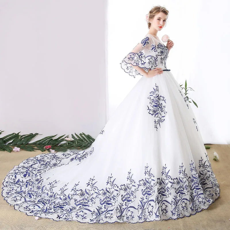 100%real luxury white navy embroidery beading trailing cloak carnival ball gown medieval Renaissance Gown Victorian Belle ball