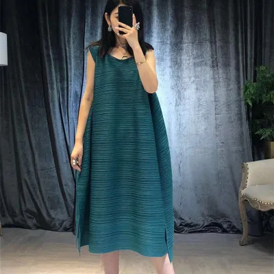 HOT SELLING Miyake Fold o-neck  solid loose sleeveless dress of tall waist A word  big yards  dress  IN STOCK