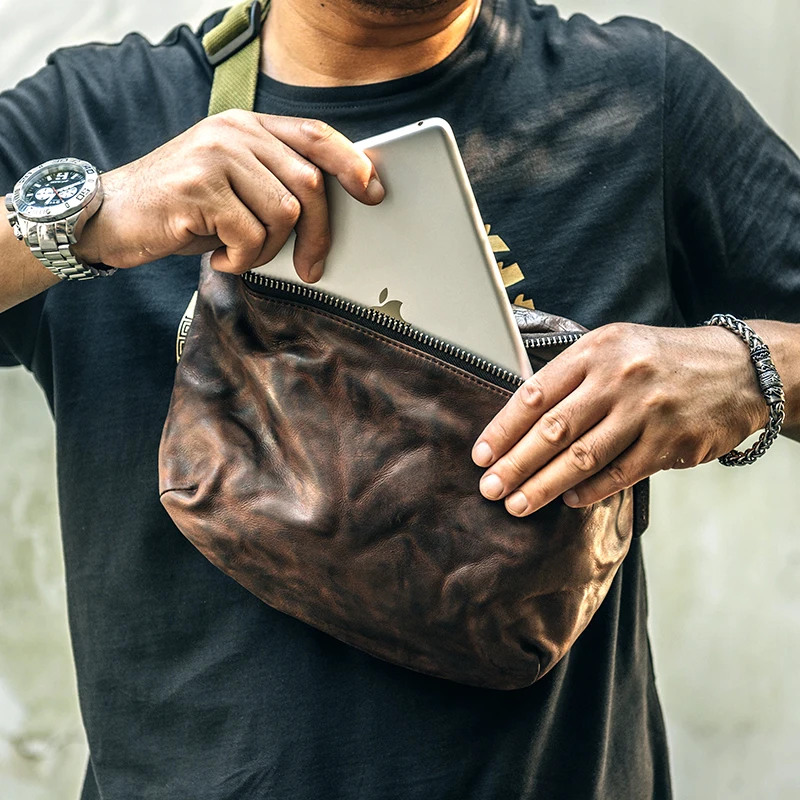AETOO-Bolsa de vaca com capa de cabeça, bolsa crossbody de couro enrugado retrô artesanal, esportiva casual na moda