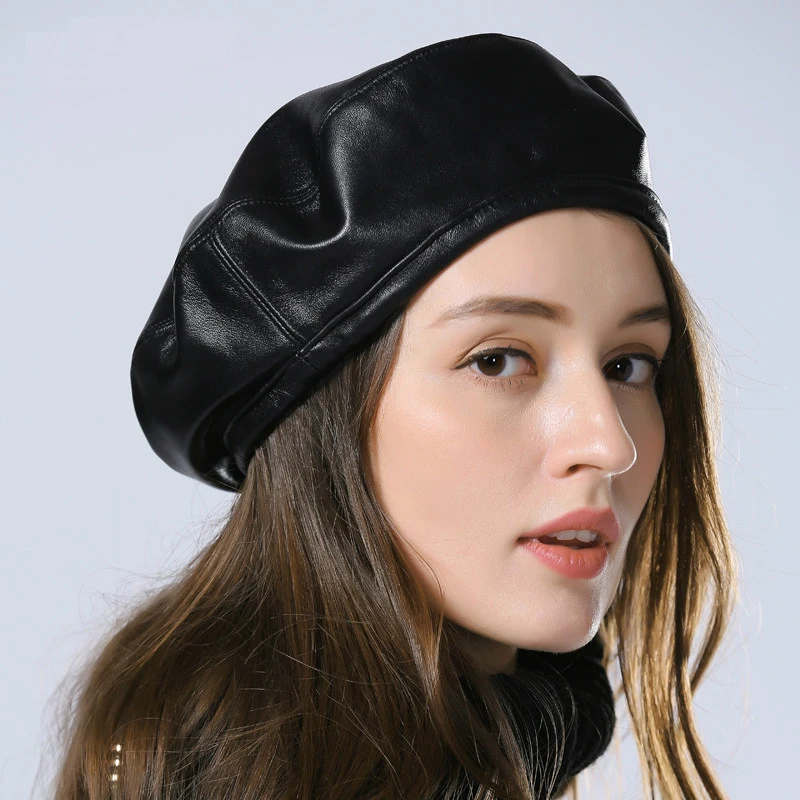 女性のための本革の黒のビーニー帽子、シンプルな英国スタイル、女性のberet、ジャズ画家、55-58 cm、限定、冬、2024