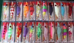 Mix Color Boxed Squid Jig Hook 40Pcs Wood Shrimp Fishing Lure Umbrella Hook Octupus Lures Random Color 10cm 11g