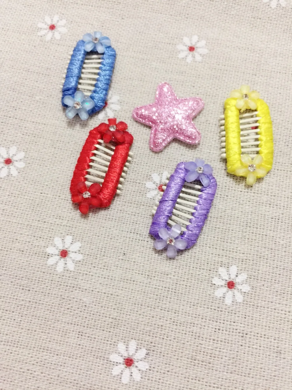 High quality pet hair accessories small dog hair clip lovely pet hairpin 20 pcs/lot mix colors