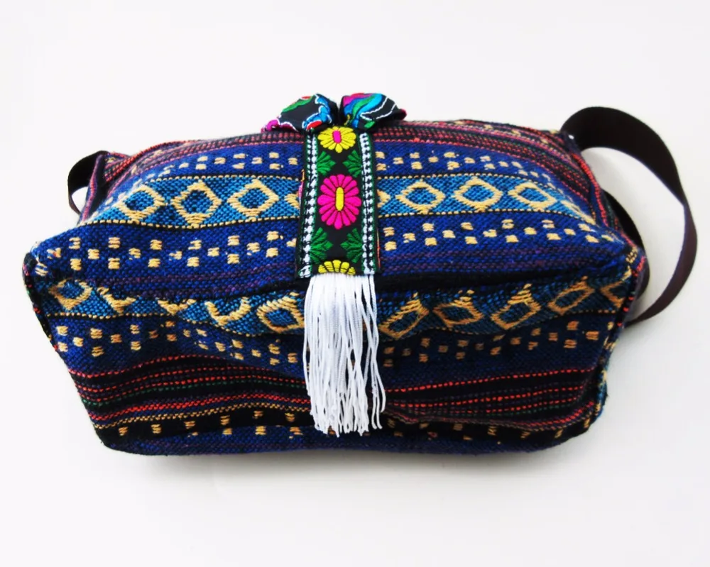 Free shipping Vintage Hmong Tribal Ethnic Thai Indian Boho shoulder message bag handmade embroidery floral Tapestry bag SYS-1014