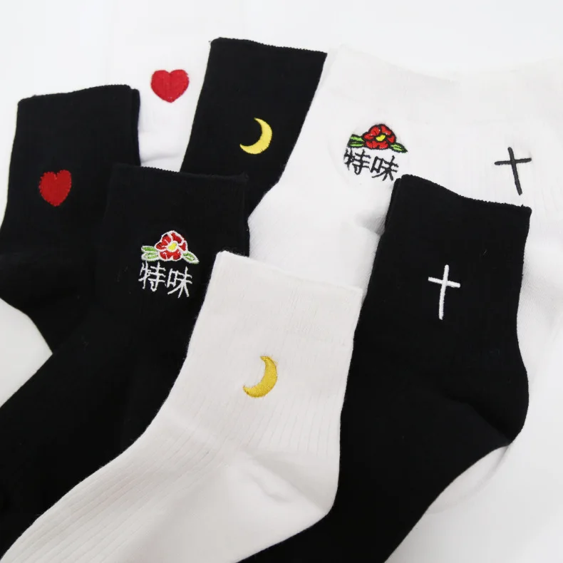 Korea Harajuku socks Women Embroidery Socks Women's Cute Candy Moon Crossing Heart Chinese Love Korean Love Pattern Cotton Sock