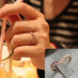 Exquisite V-shaped Unique Design Set Rhinestones Little Finger Ring Tail Ring Wedding Wedding Ring Valentine's Day Gift Female