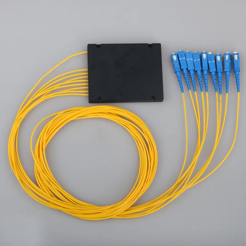 

SC 1 : 8 splitter Fiber Optic ABS Box FTTH 1-8 Splitter box with 1X8 Planar waveguide type Optical splitter 1.5