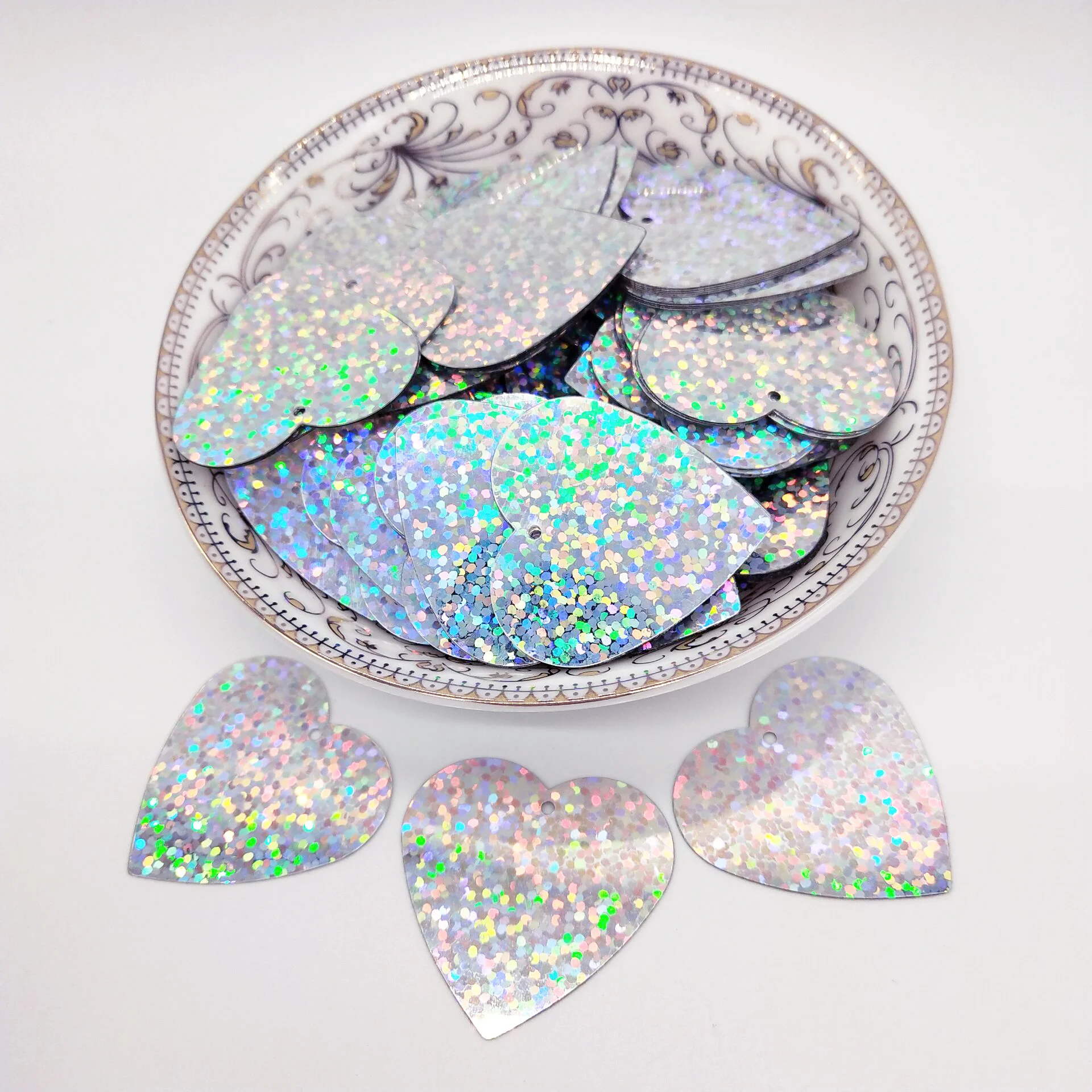 50g 32mm Flat Heart Sequins For Crafts Sewing Accessories Confetti Spangles Paillette Hologram Laser Silver With 1 Hole