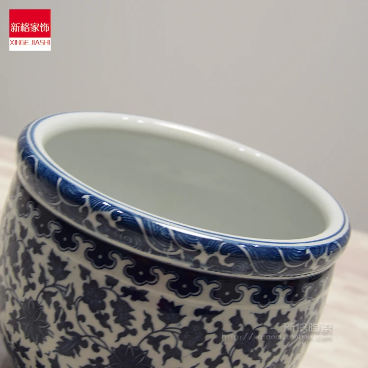 Special offer of Jingdezhen Ceramics Chinese gardening creative personality of blue and white Narcissus grass hydroponic flowerp