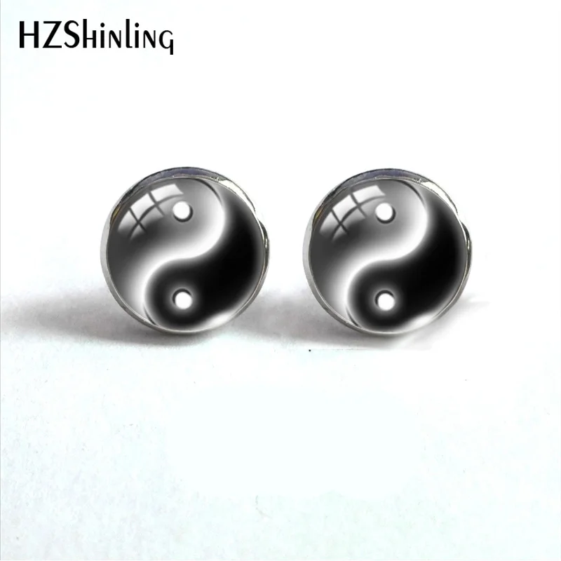2019 Top Selling Glass Convex Glass Stud Earrings White and Black Yin Yang Art Pattern Ear Studs Jewelry Best Gifts
