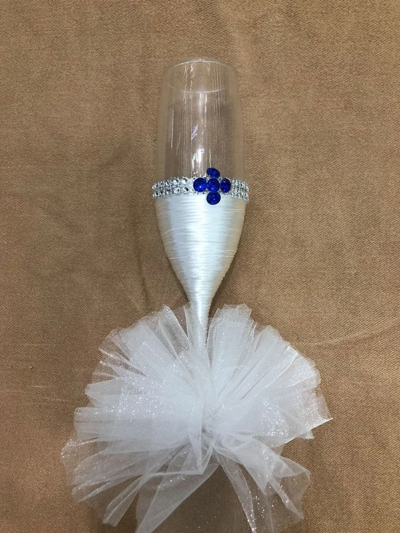 Newest 1 pair/lot blue and white Bowknot wedding Champagne Toasting Glasses Set for wedding decoration