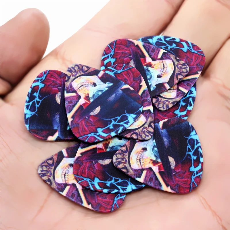 SOACH 50pcs 0.46mm guitar picks two side pick skull and bones rock band high quality earrings DIY guitar paddle ukulele bass