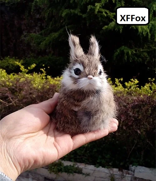 

Модель кролика цвета хаки: реалистичная, маленькая, плюшевая и пластиковая, милая, для декора дома, подарок (приблизительно) Коллекционная фигурка кролика 12x8 см