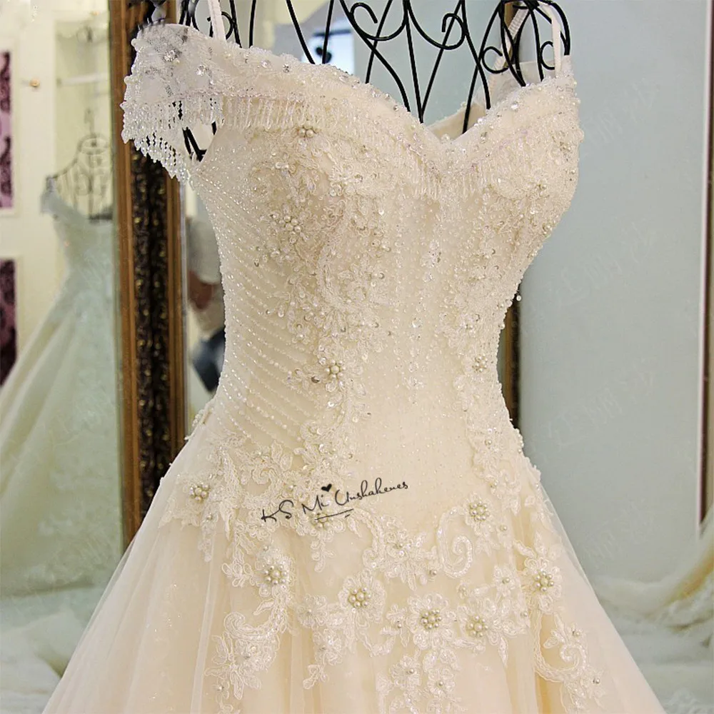 Incredibile chiesa lungo treno Abiti Da Sposa Abiti Da Sposa perle di pizzo Abiti Da Sposa principessa abito Da Sposa Vintage 2018 Mariage