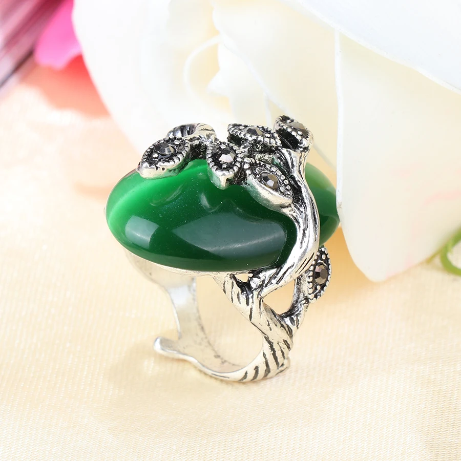 Kinel Hot Vintage Green Oval Ring For Women Austrian Crystal Antique Silver Color Retro Jewelry Natural Stone Ring Party Gift