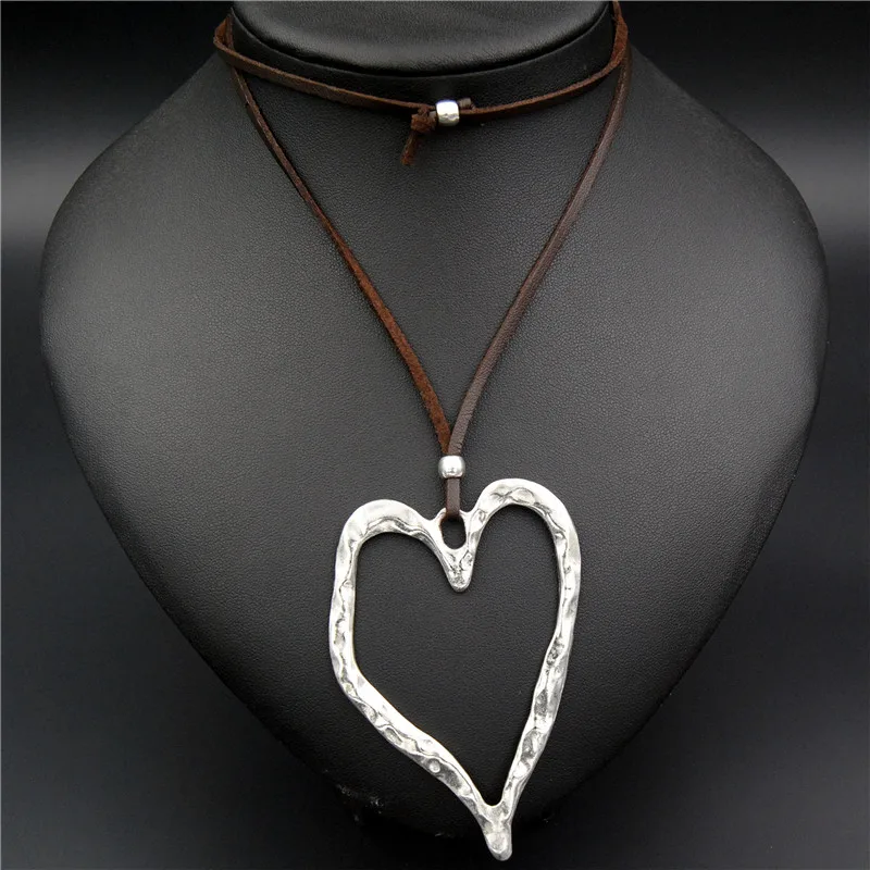 1pc Zinc Alloy Hollow Heart Shape Leaf Charms Necklace Carved Pendant Suede Leather Diy Jewelry Valentine's Day Gift