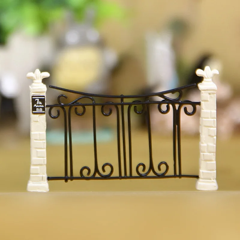 Decorazione Cancelli: Idee e Soluzioni per Arricchire il tuo Giardino o la Tua Casa