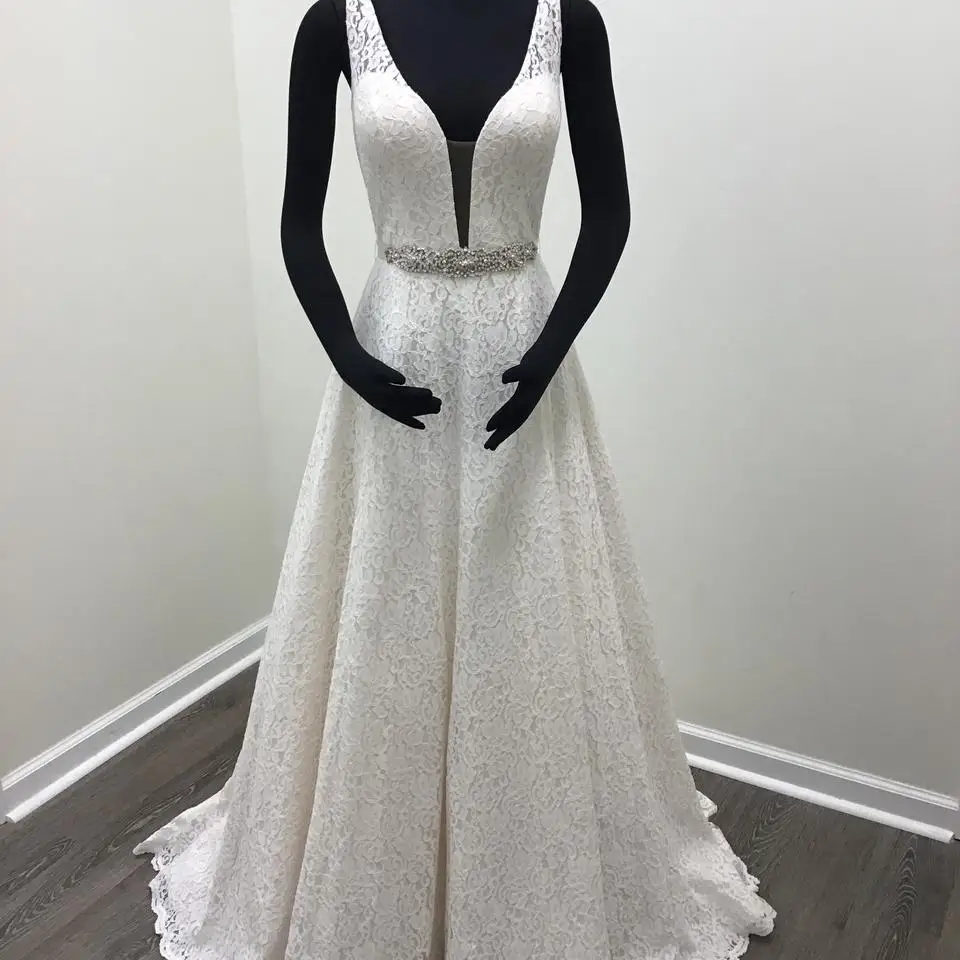 Fully Lace Wedding Dresses 2019 A Line Sleeveless Bodice Plunging Neckline Garden Castle Chapel Bridal Gowns vestido de novia