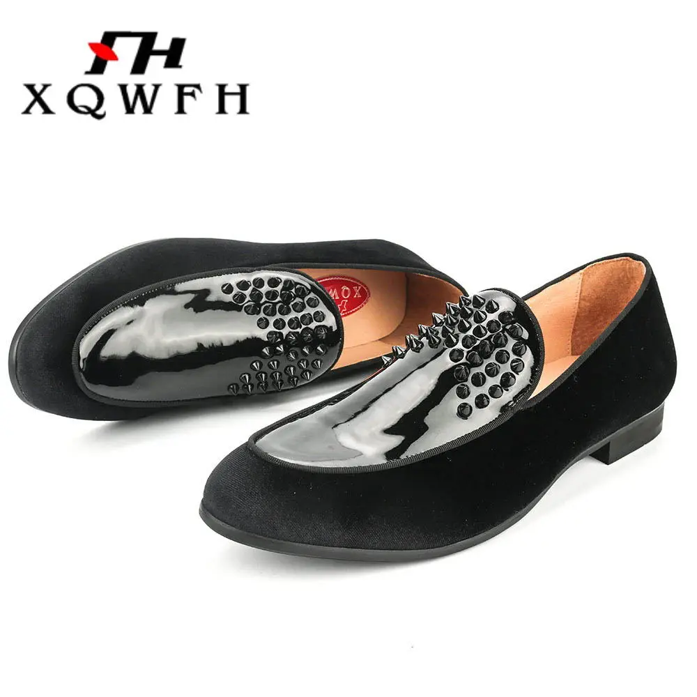 XQWFH Fashion Black Spikes Loafers for Men Handmade Velvet Dress Shoes Glossy Leather Casual Shoes Male Business Slip-on Flats