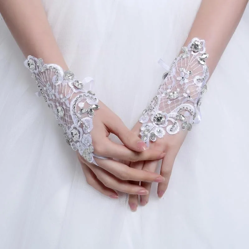 JaneVini 2019 Kurze Weiß Hochzeit Braut Handschuhe mit Strass Handgelenk Länge Finger Spitze Elegante Frauen Hochzeit Zubehör